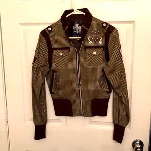 Really cute brown and beige jacket